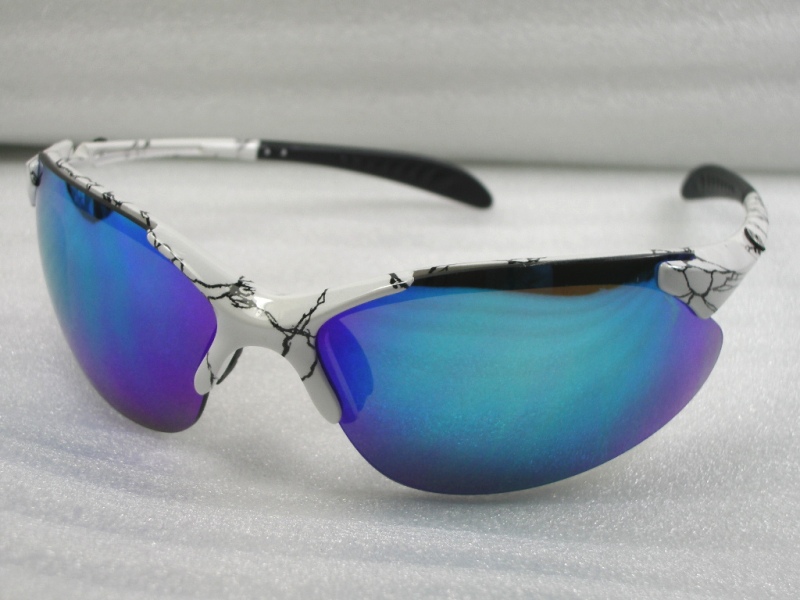 SPH-0009 wit-blk line pattern-blk tips+wit-blue Revo