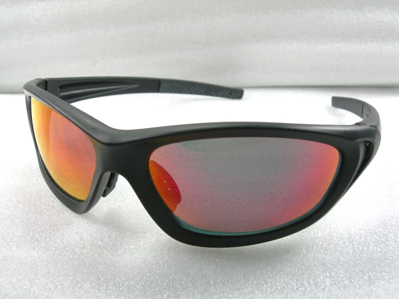 SPH-0051 matt black + red revo lens