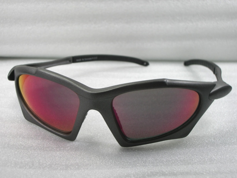 SPH-0052 matt grey -black tips + Red Revo