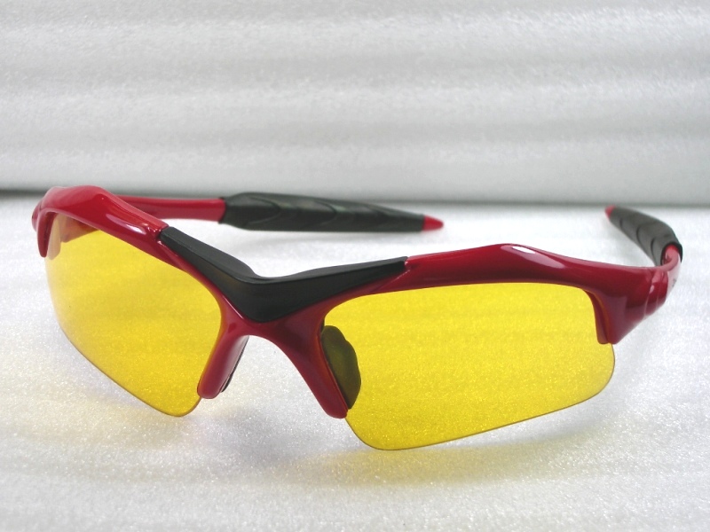 SPH-0072 shiny red-black rub. tips + amber